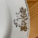 Boch La Louvière groot plat bord gouden bloemmotief_3.webp